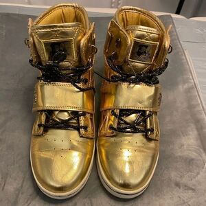 Vlado golden sneakers, size 7